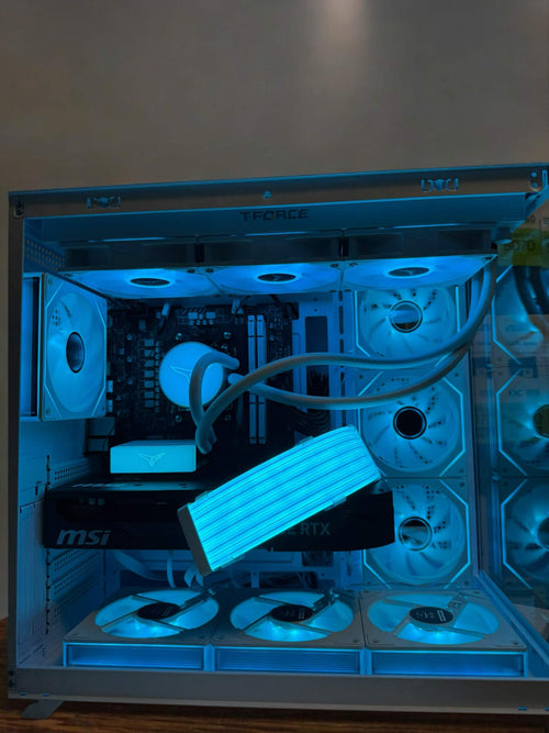 RTX 5070 12GB, Ryzen 7 7800X3D, 32GB DDR5, 1TB NVMe, Gigabyte B650 Gaming PC